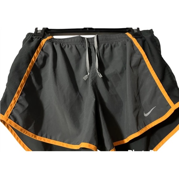 Nike, Womens Shorts running/athletic medium gray elastic waist and drawstring.m - Picture 1 of 9